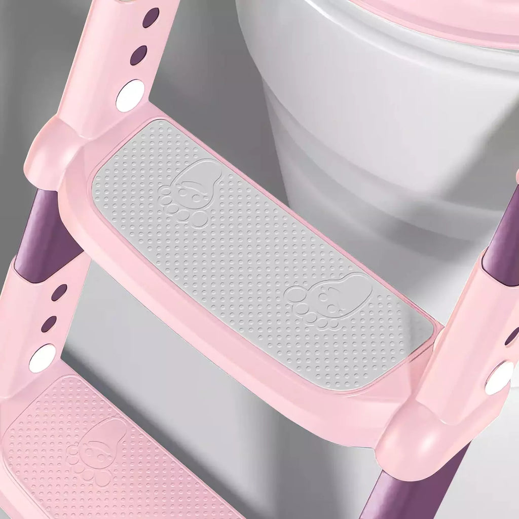 Close up on a non-slip step on the Potty Trainer for children. 